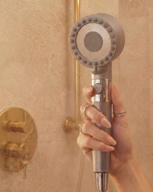 Showe head filtered Auqa-Vira